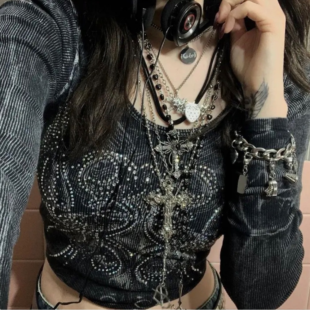 Xingqing Rhinestone cropped graphic Tee